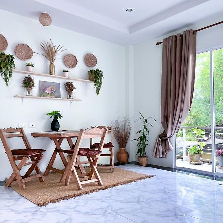 Sea Dreamer Beachfront Apartments Phuket Exterior photo