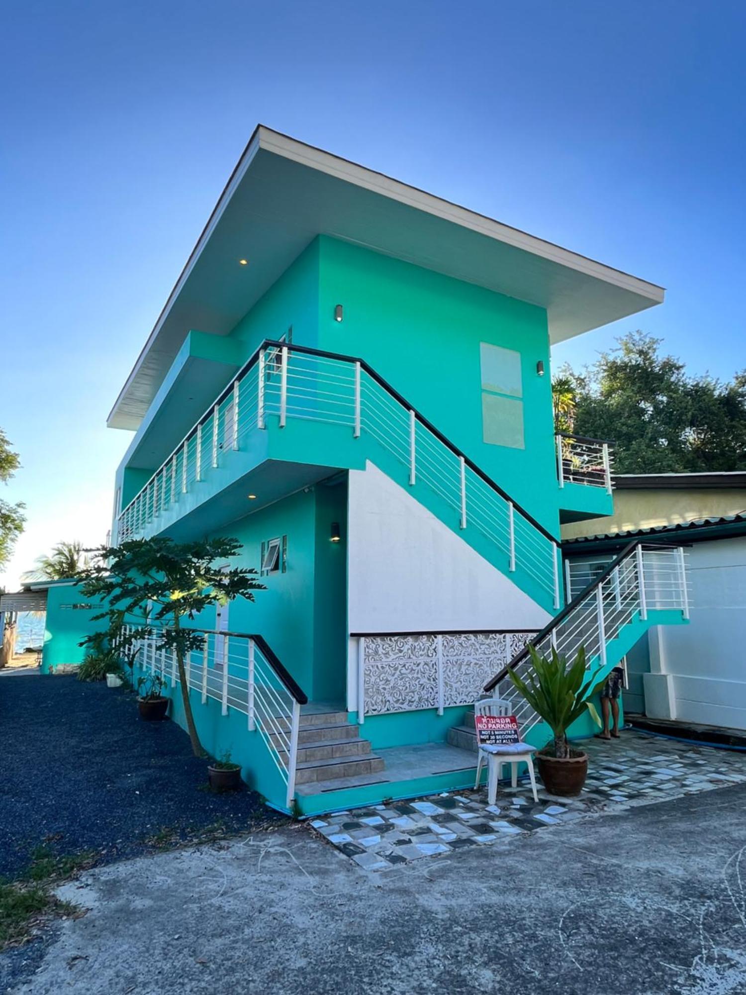 Sea Dreamer Beachfront Apartments Phuket Exterior photo