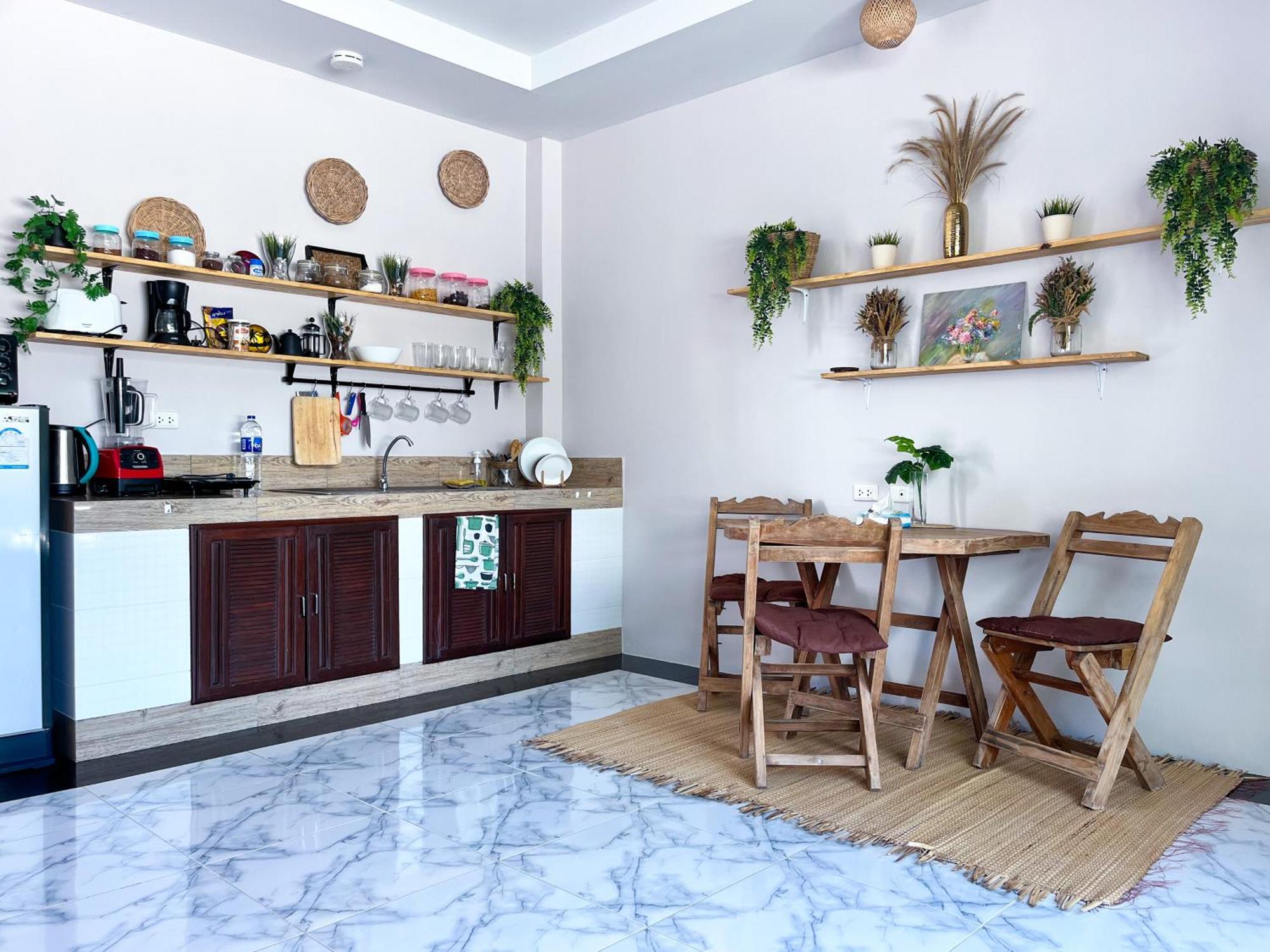 Sea Dreamer Beachfront Apartments Phuket Exterior photo