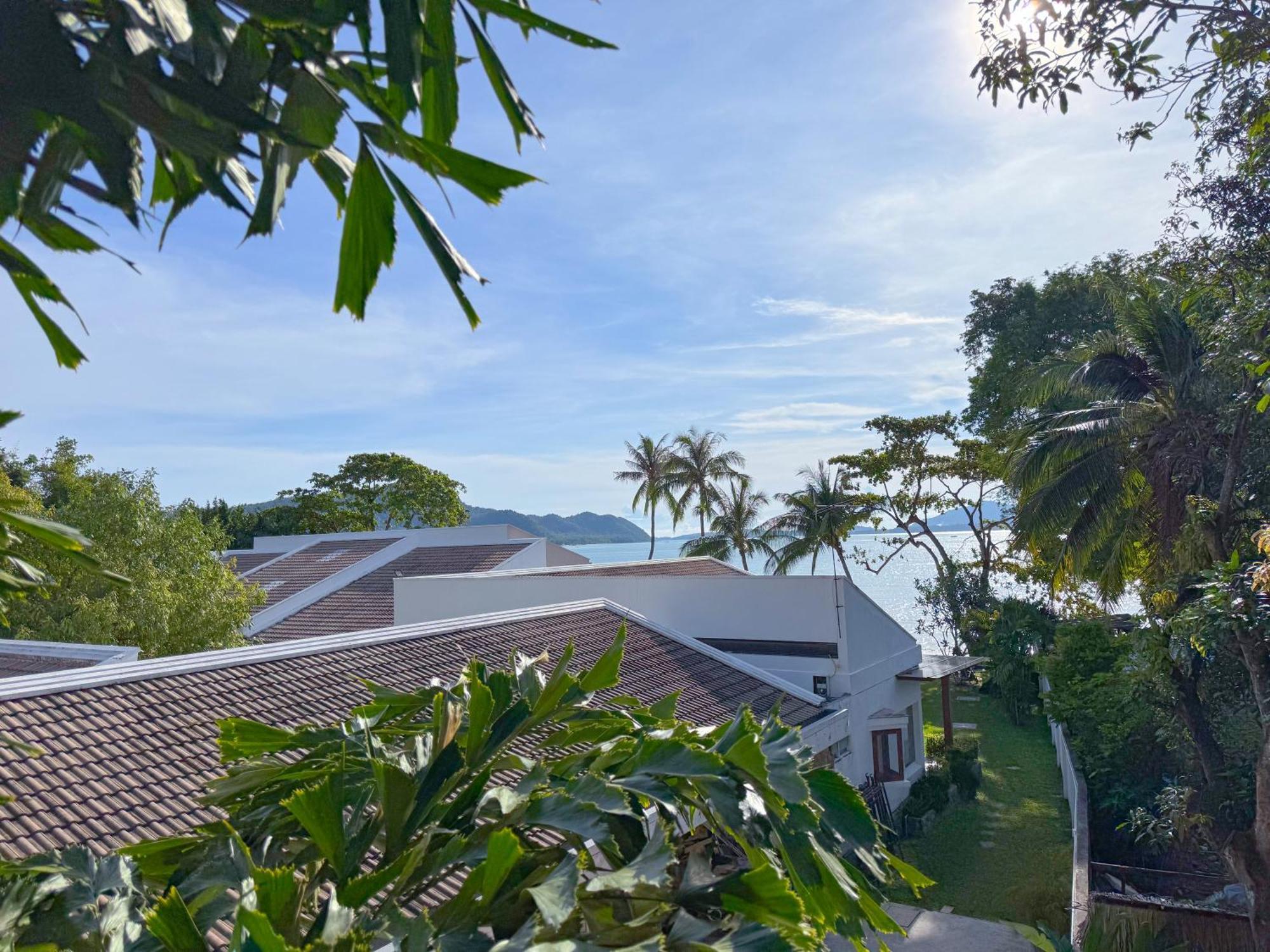Sea Dreamer Beachfront Apartments Phuket Exterior photo