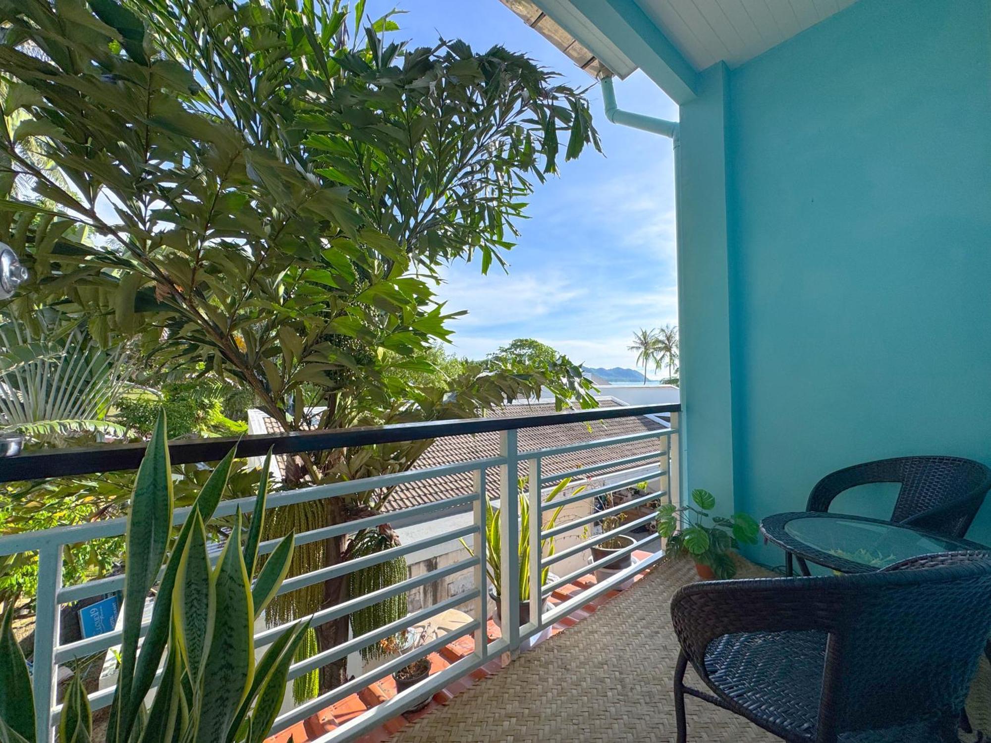 Sea Dreamer Beachfront Apartments Phuket Exterior photo