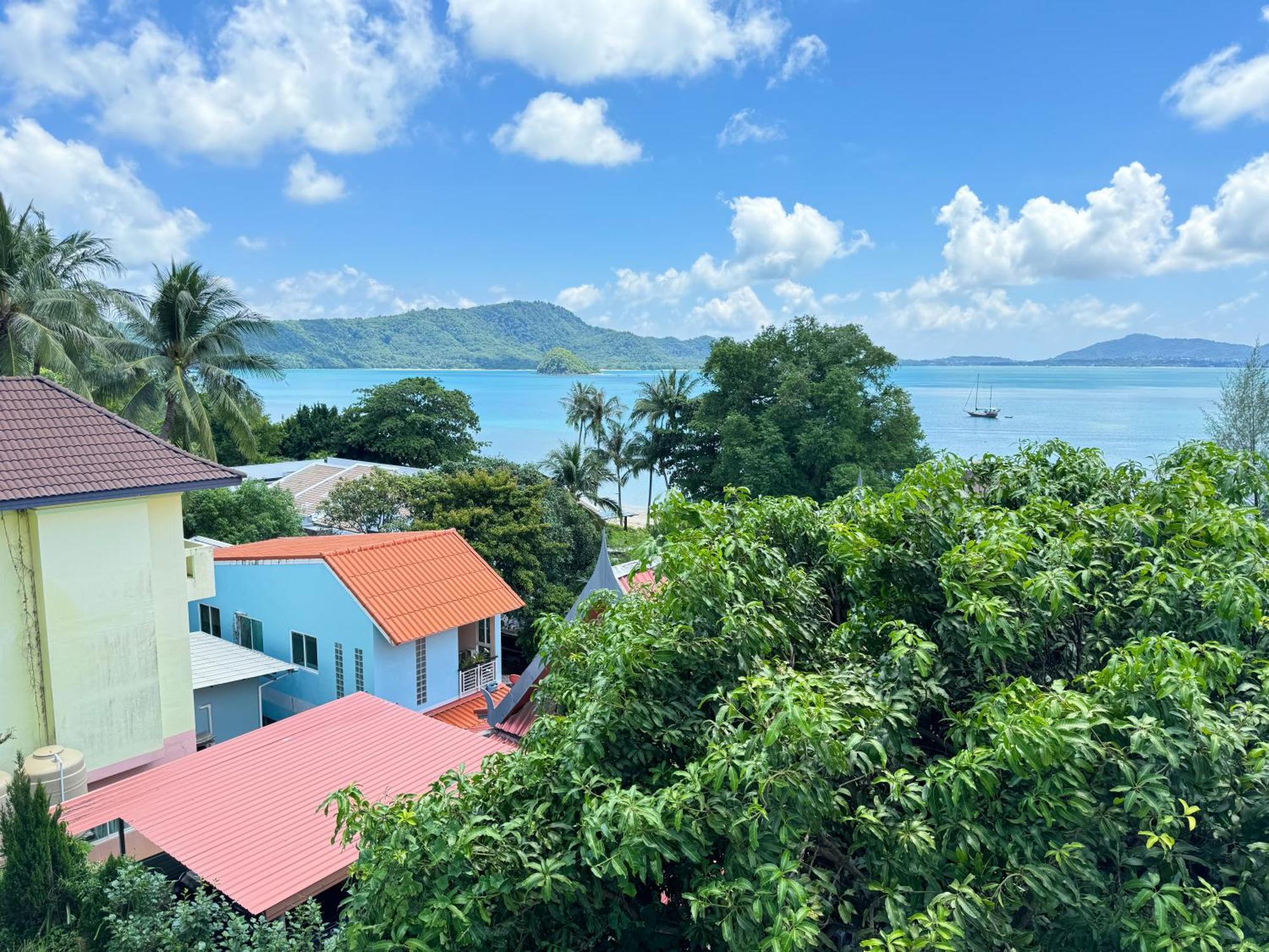 Sea Dreamer Beachfront Apartments Phuket Exterior photo